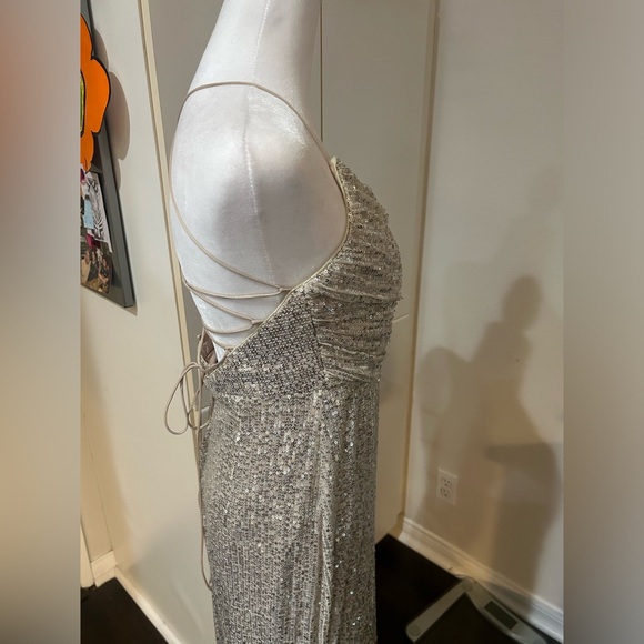 Perfect Holiday Party Dress - Picture 6 of 7